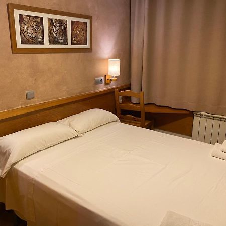 Hostal Galicia Cardedeu Extérieur photo
