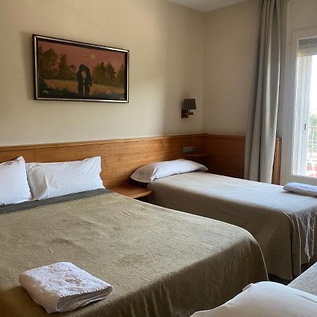 Hostal Galicia Cardedeu Extérieur photo