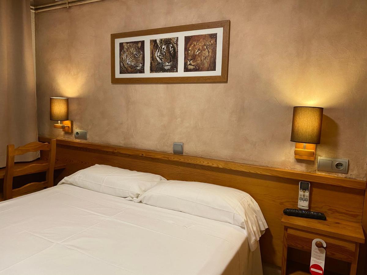 Hostal Galicia Cardedeu Extérieur photo
