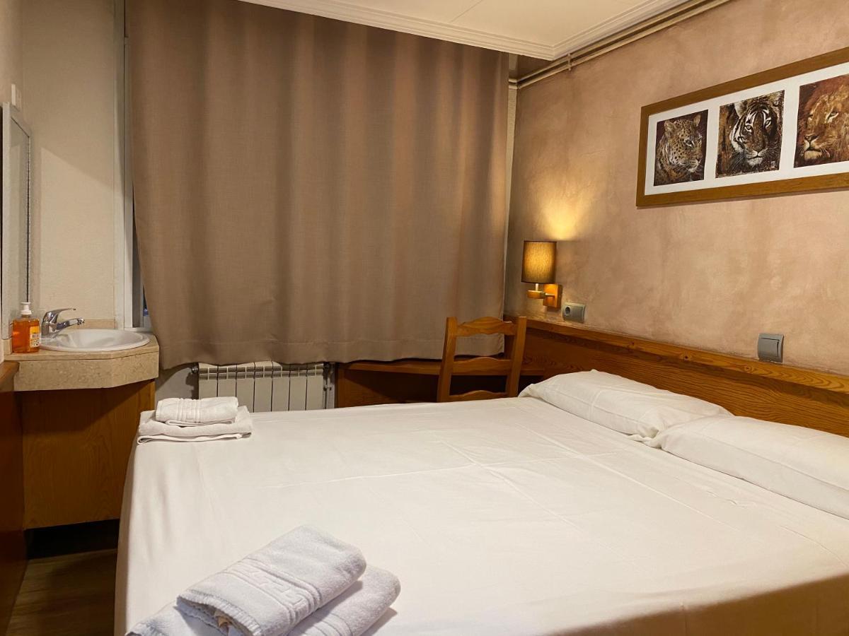 Hostal Galicia Cardedeu Extérieur photo
