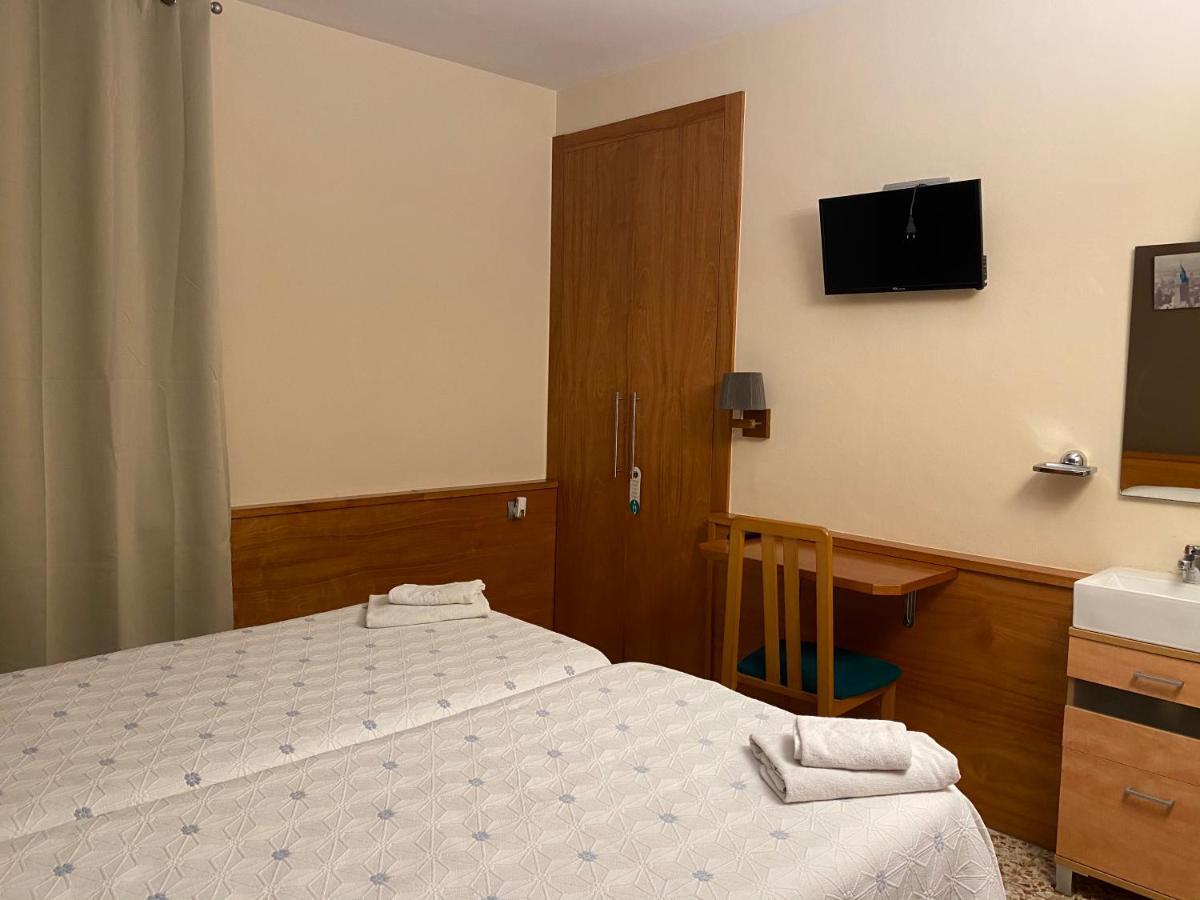 Hostal Galicia Cardedeu Extérieur photo