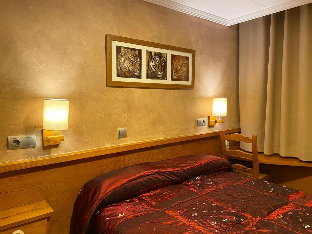 Hostal Galicia Cardedeu Extérieur photo