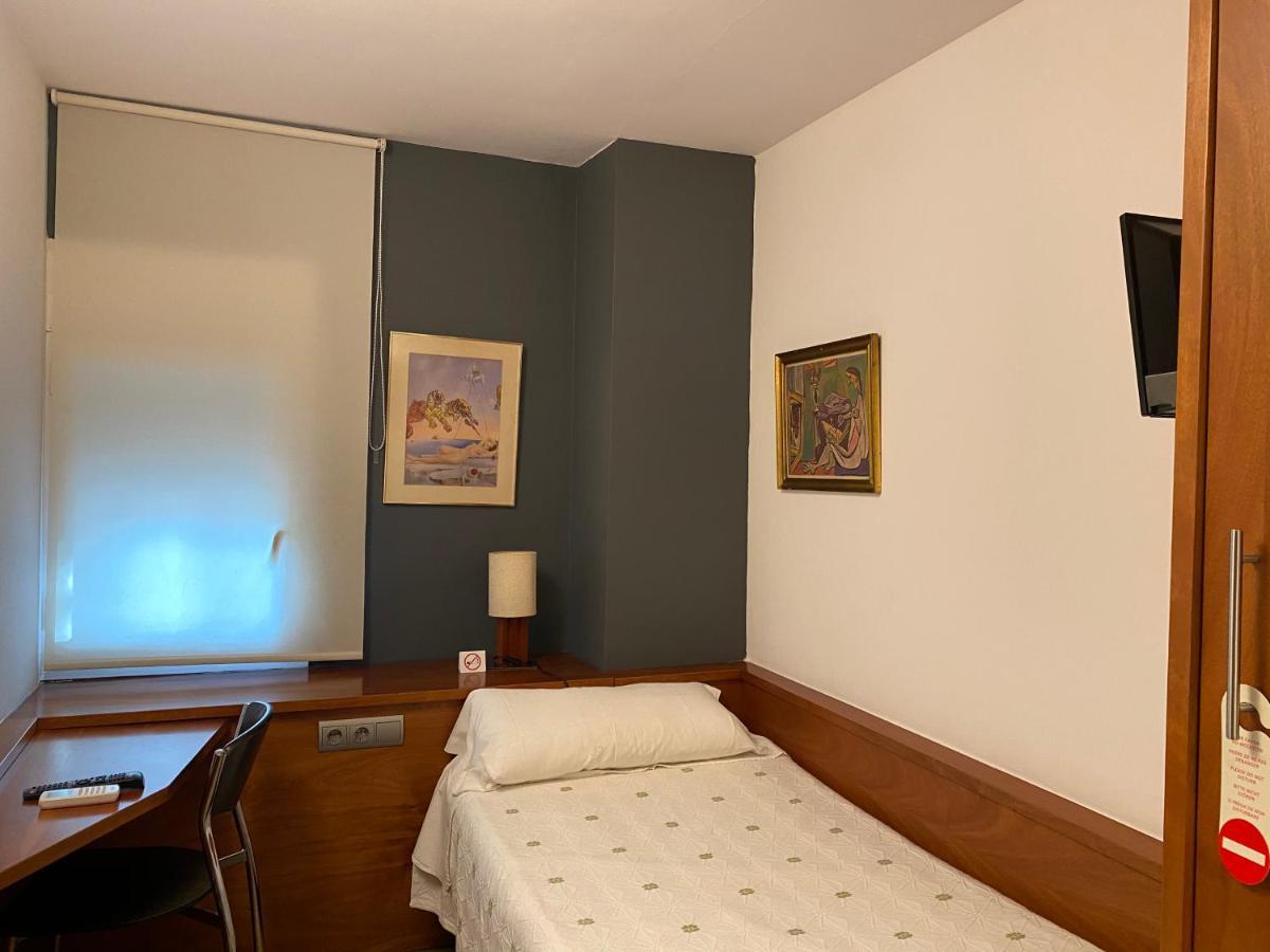 Hostal Galicia Cardedeu Extérieur photo