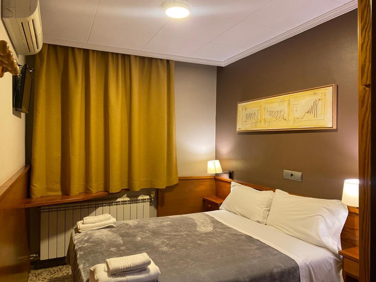 Hostal Galicia Cardedeu Extérieur photo