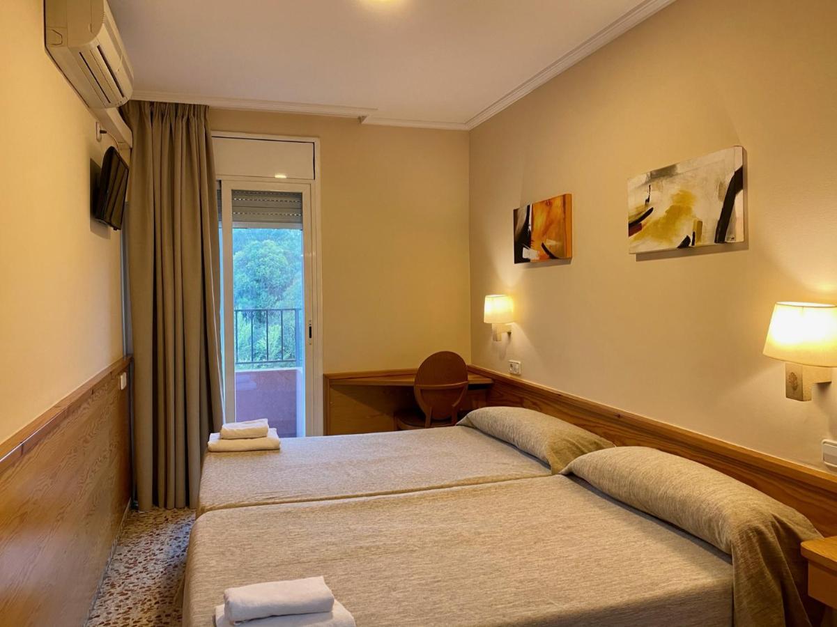 Hostal Galicia Cardedeu Extérieur photo