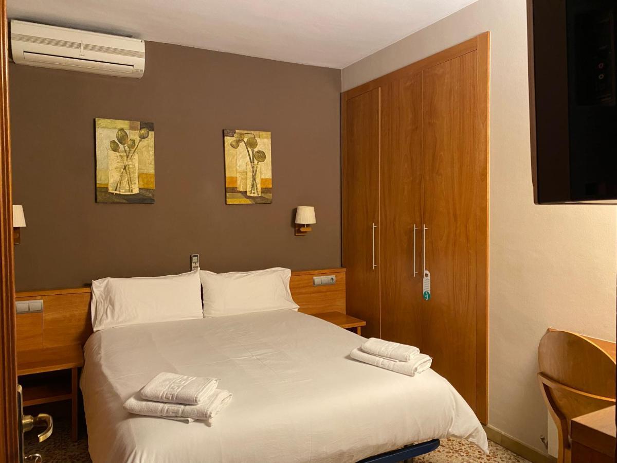 Hostal Galicia Cardedeu Extérieur photo