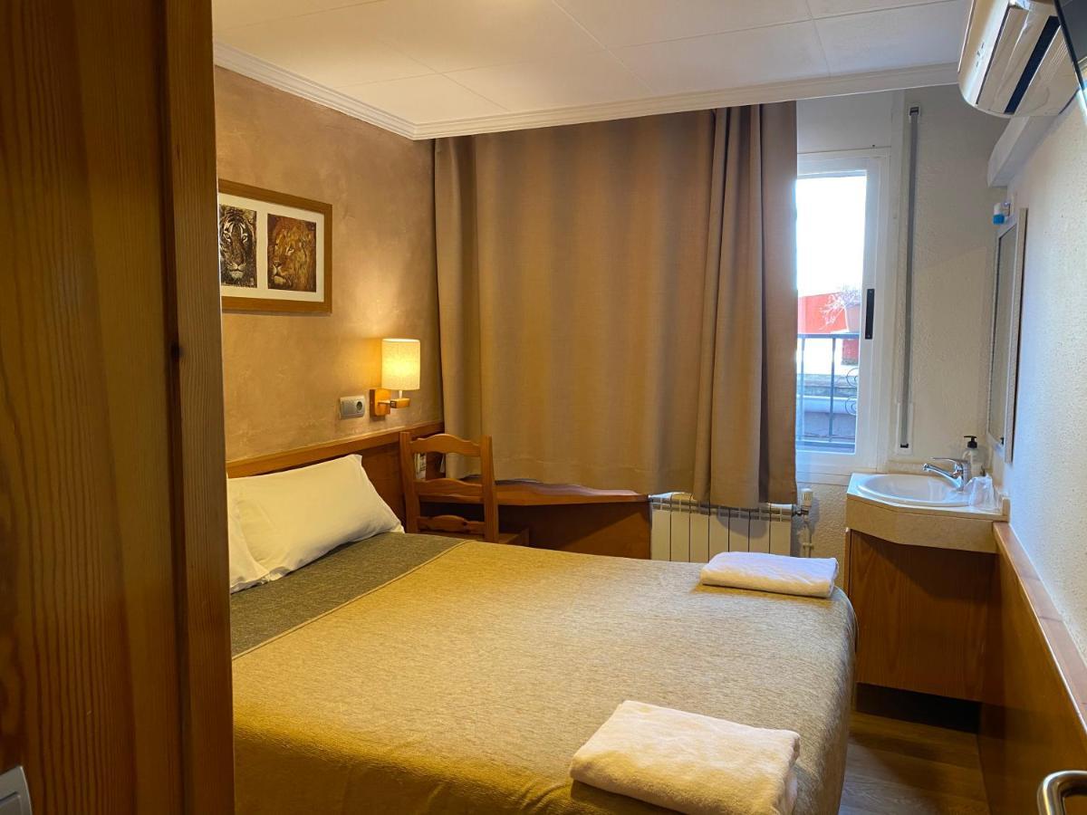 Hostal Galicia Cardedeu Extérieur photo